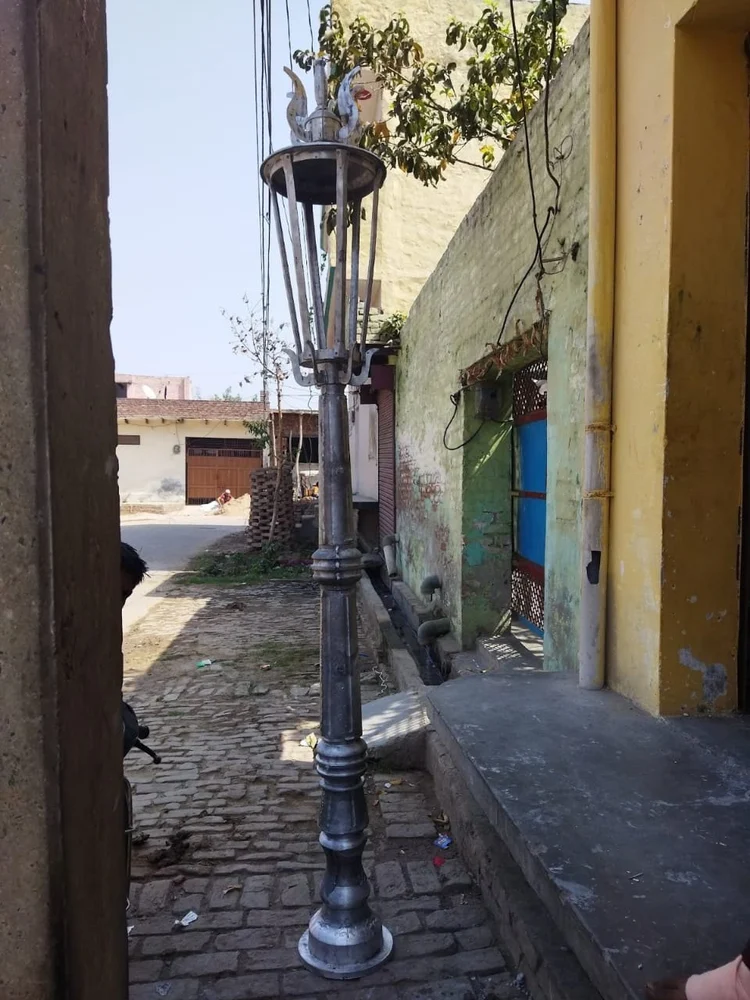 DECORATIVE LIGHTING POLE